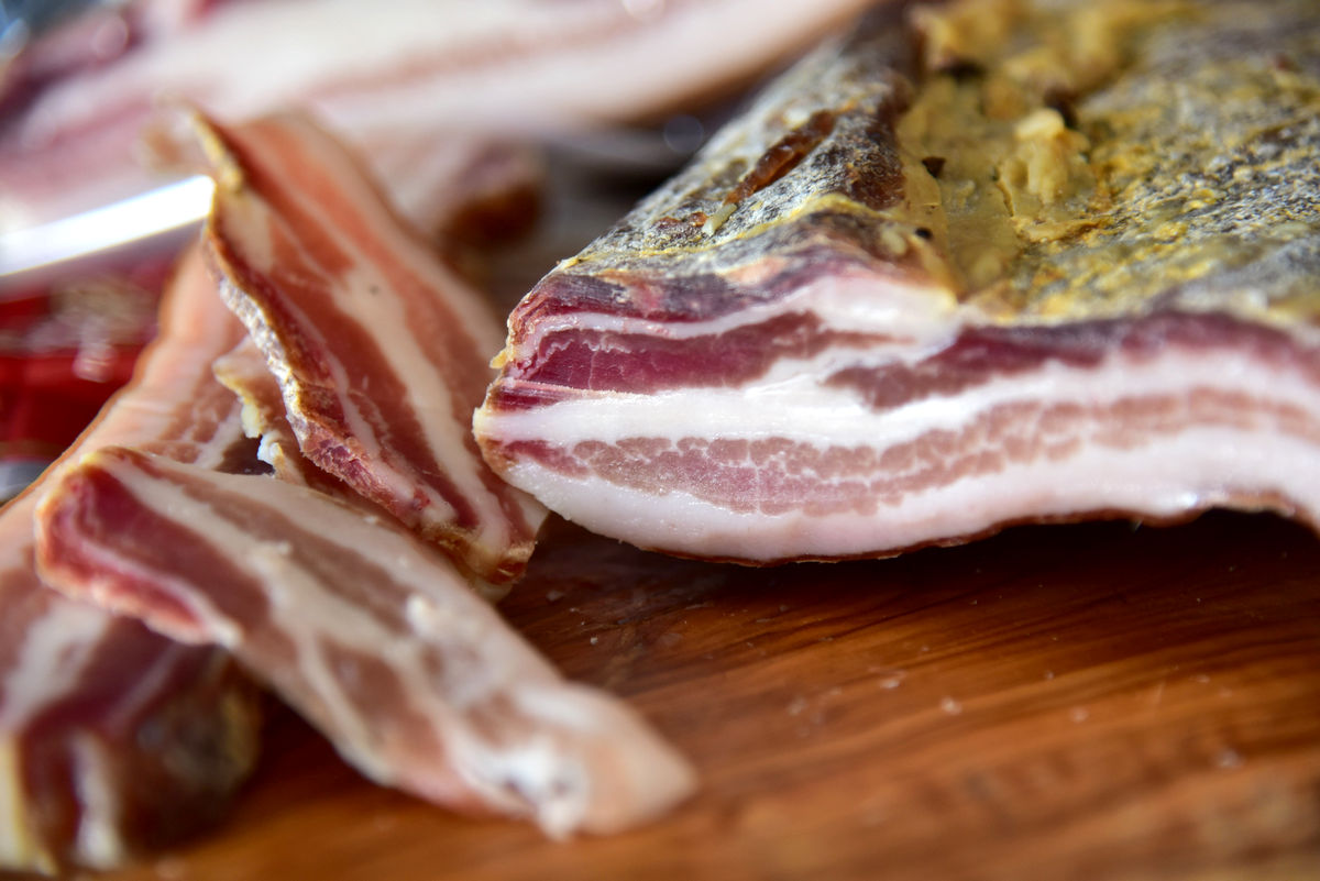 Pancetta di suino nero lucano artigianale in trancio Don Francesco – Borgo Calvera