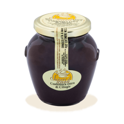 Vaso di Confettura Extra di Ciliegie artigianale pugliese a filiera corta dell'Azienda Agricola Sapori di Casa, selezione Borgo Calvera.