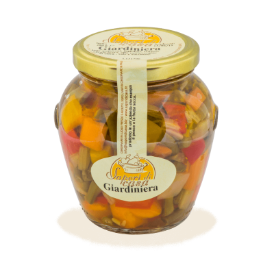 Vaso di Giardiniera artigianale di verdure croccanti sott'olio dell'Azienda Agricola Sapori di Casa in Puglia, selezione Borgo Calvera.