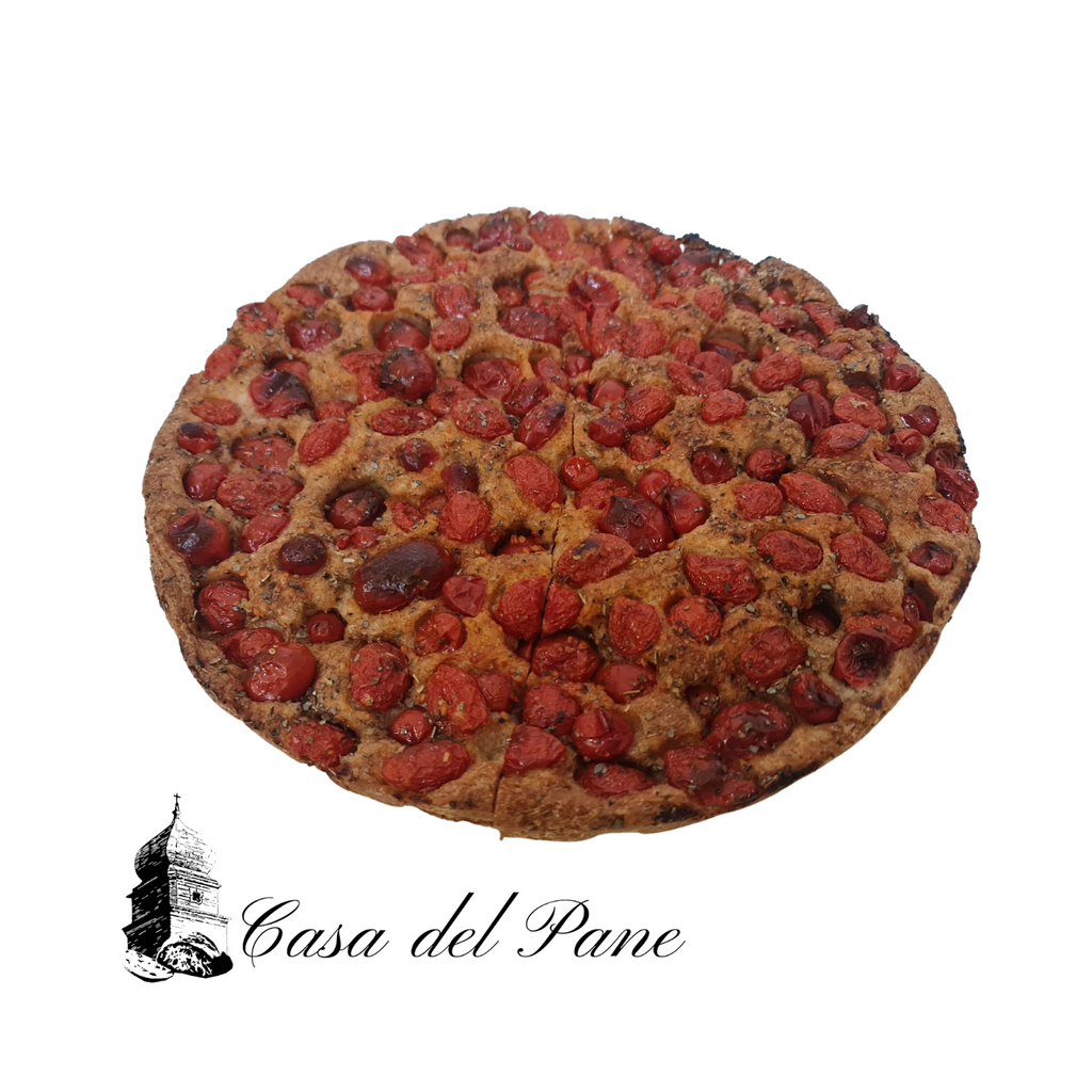 Focaccia cento per cento integrale con pomodorini freschi e origano della Casa del Pane – Borgo Calvera