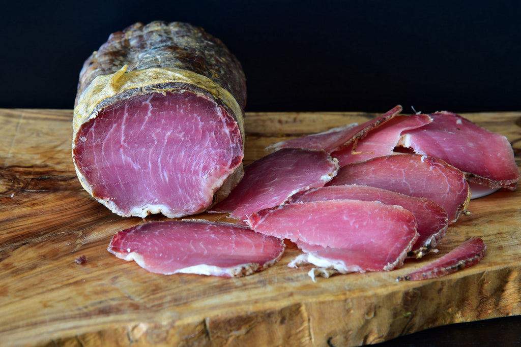 Dettaglio del taglio magro di lombino artigianale di suino al pascolo Don Francesco – Borgo Calvera