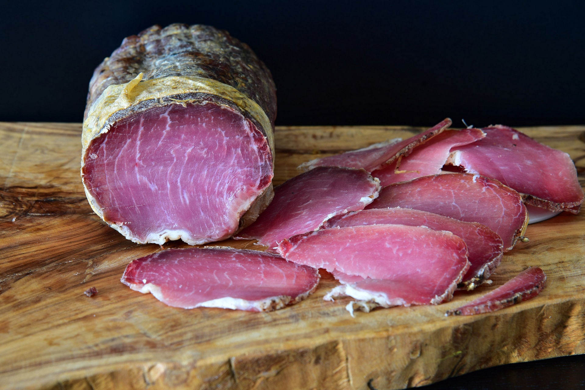 Dettaglio del taglio magro di lombino artigianale di suino al pascolo Don Francesco – Borgo Calvera
